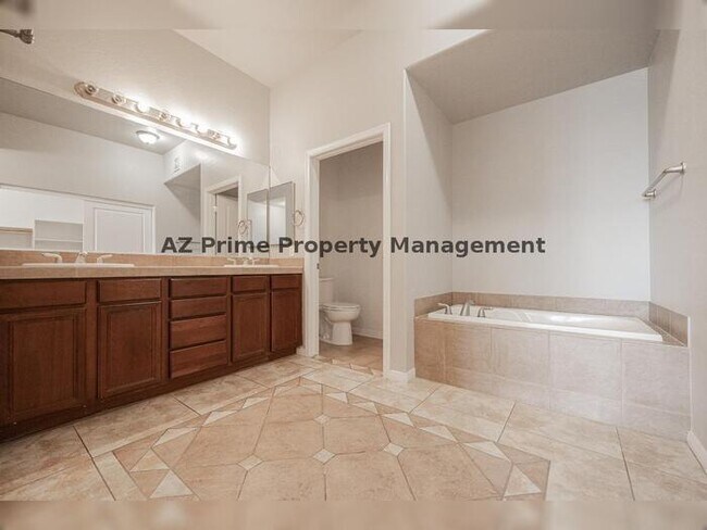 Building Photo - 2989 N 44th St