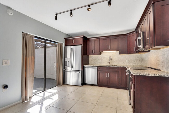 Building Photo - 803 8th Terrace