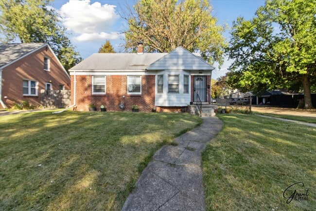 Primary Photo - 3 bedroom ranch $1100