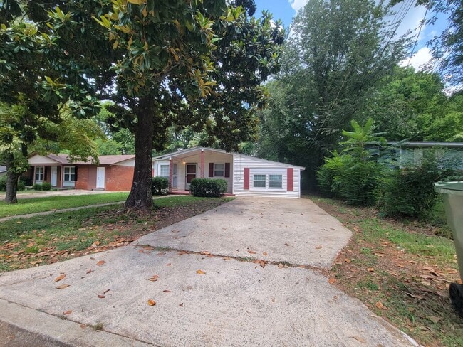 Building Photo - 626 Kennan Rd NW