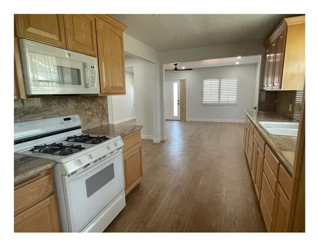 Building Photo - 408 E Elm St