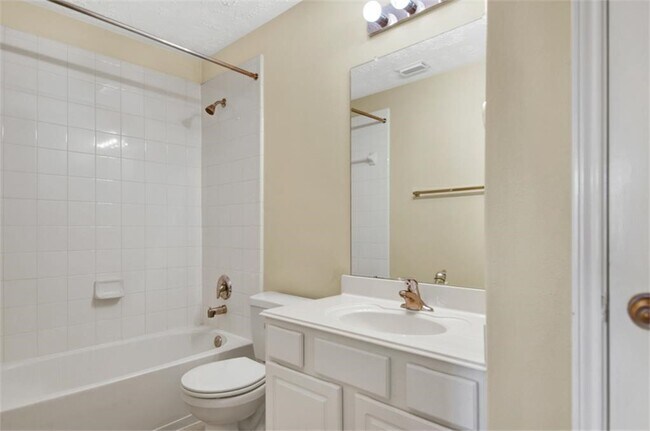 Building Photo - 26011 N Lakefair Dr