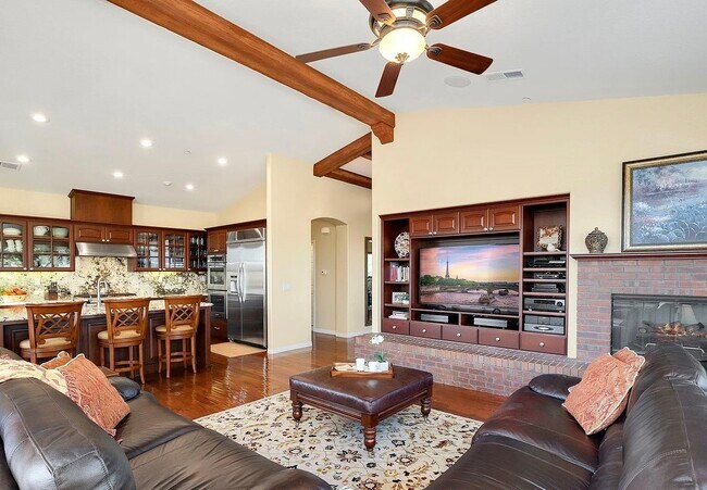 Building Photo - 3542 Avenida Amorosa