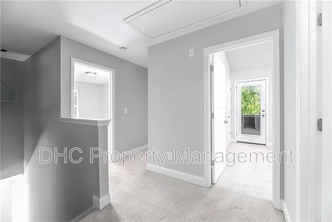 Building Photo - 1765 Stoney Creek Dr SE
