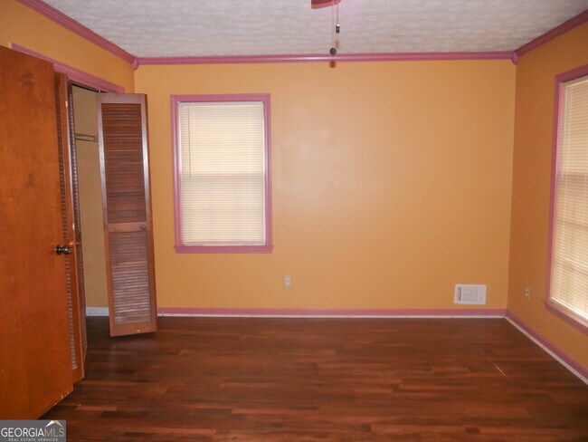 Building Photo - 6451 Edenfield Dr