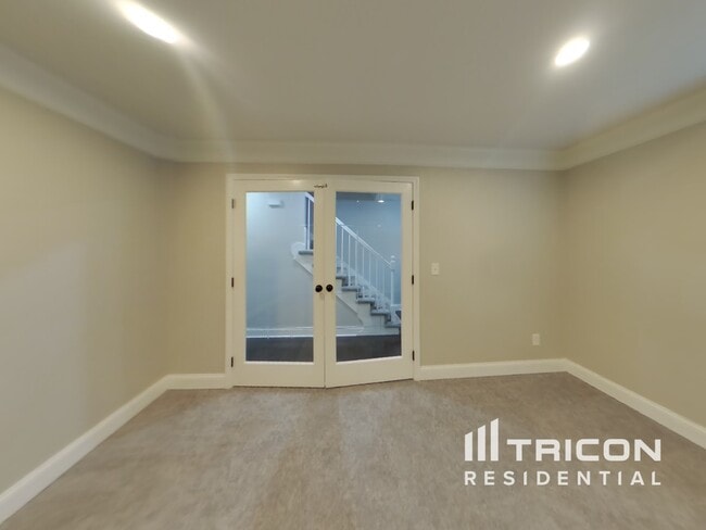 Building Photo - 15924 W 149th Terrace