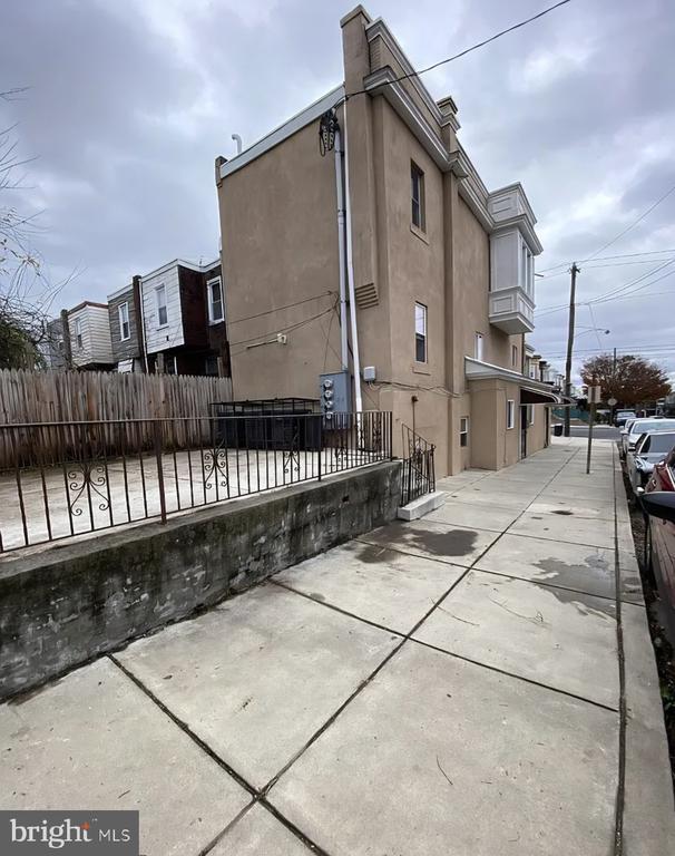 Building Photo - 1624 N 57th St