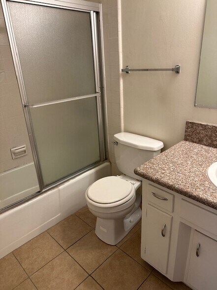 Building Photo - 1326 N Central Ave