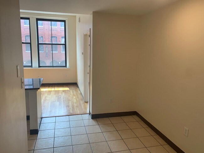 Building Photo - 105-107 Washington Street-Unit 5