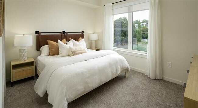 Building Photo - 400 Bishop St NW