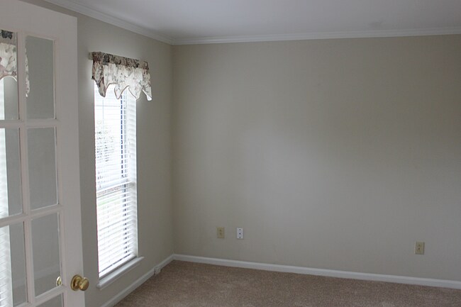 Building Photo - 4BD Home in Heart of Mt. Pleasant- Center Lake