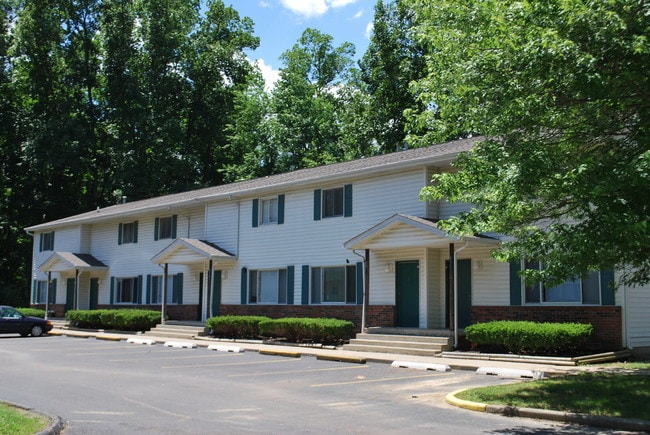 Building Photo - Hickory Grove