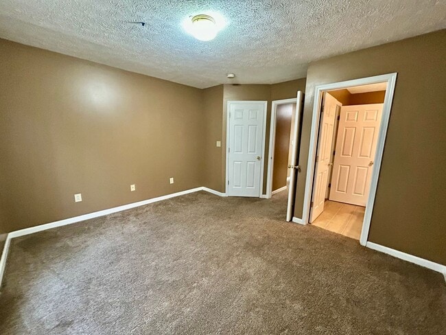 Building Photo - 221 Simba Way