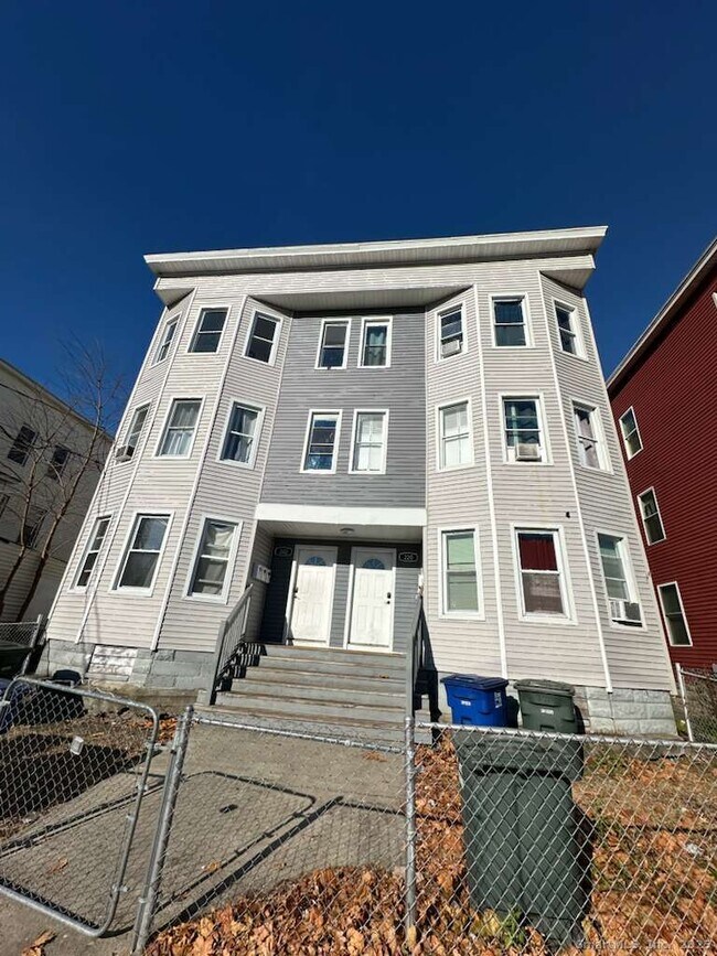 Primary Photo - 220 Maplewood Ave