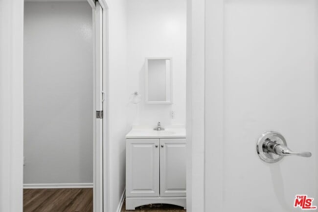 Building Photo - 171 E 35th St