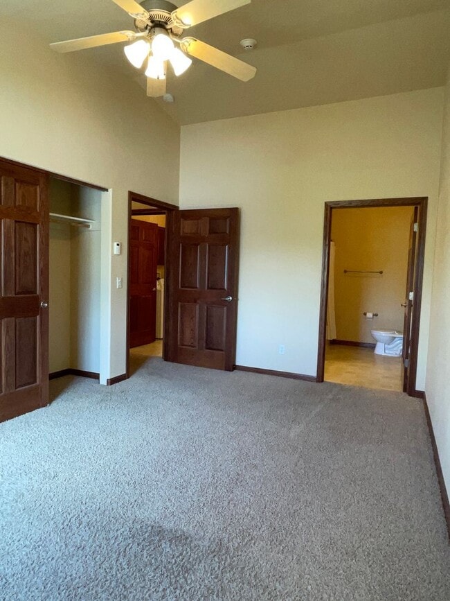 Building Photo - 2 Bedroom, 2 Bath Condo for Rent