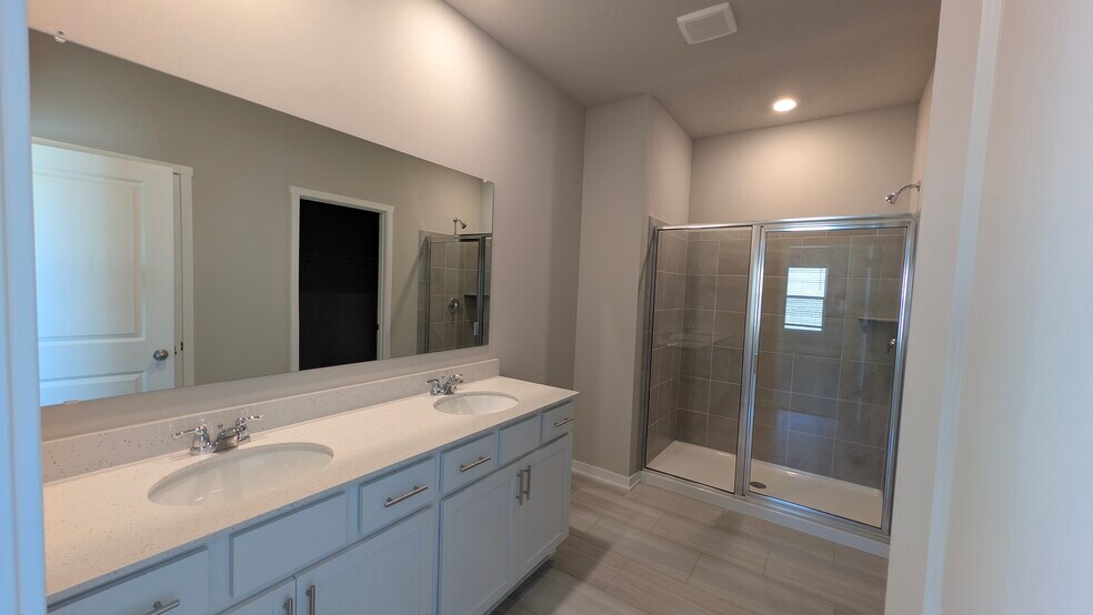 Building Photo - 449 Meadows Ct