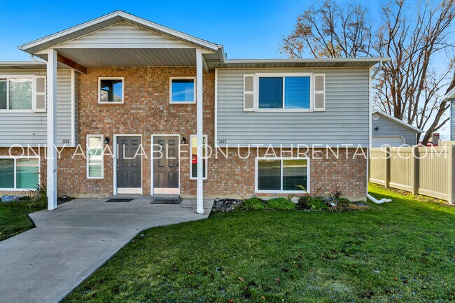 Building Photo - 1731 W Garden Dr