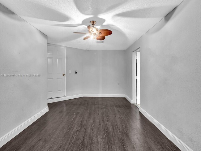 Building Photo - 2727 Treasure Cove Cir