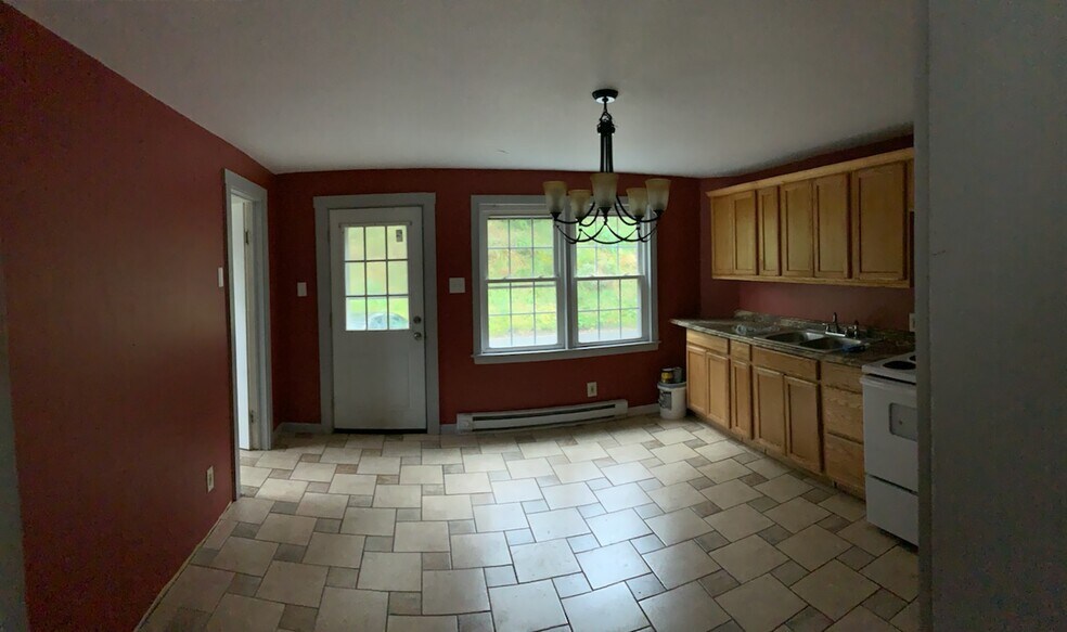 Building Photo - 425 -431 Main Street