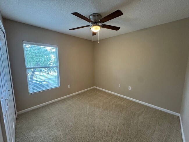 Building Photo - Nature's Hideaway 3BR Condo Available for Now!