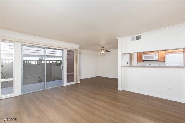 Building Photo - 753 Oakmont Ave