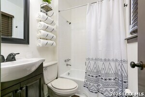 Building Photo - 1015 Cerro Alto Dr