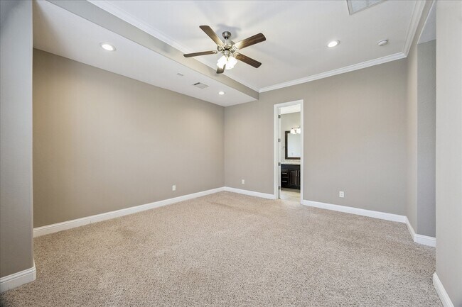 Building Photo - 1113 W 18th St