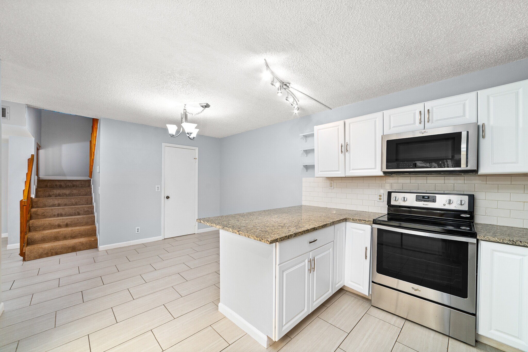 Building Photo - 3425 San Bernadino Dr
