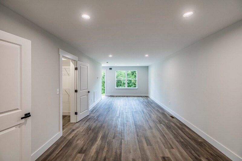Building Photo - 120 Brookmeade Dr