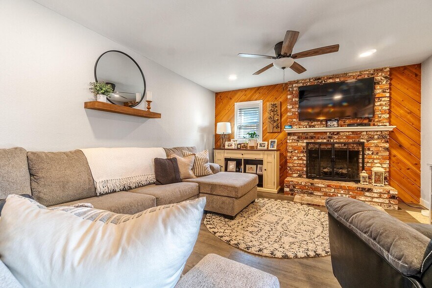 Building Photo - 1741 McComb Ave