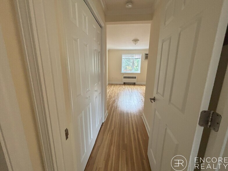 Building Photo - 72 Saint Paul St