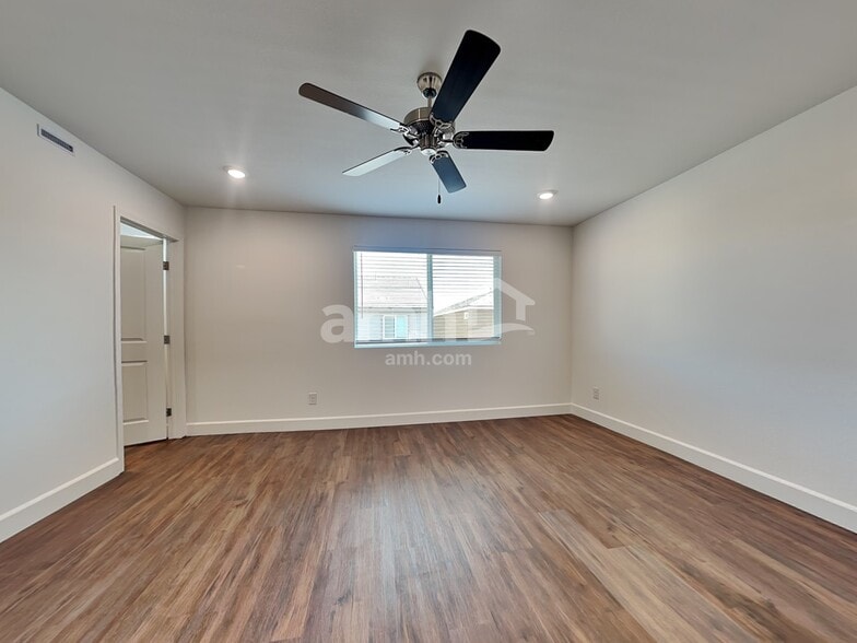 Building Photo - 8925 Carmine Cob Ave