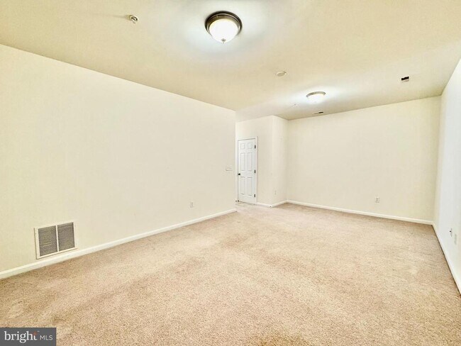 Building Photo - 3788 Bedford Dr
