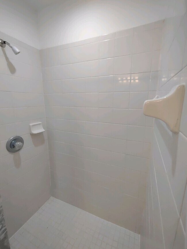 Building Photo - NEW VINYL PLANK FLOORING!! Pine Lakes Subdivision Corner Lot!