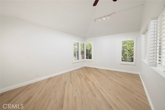 Building Photo - 154 Woodburne