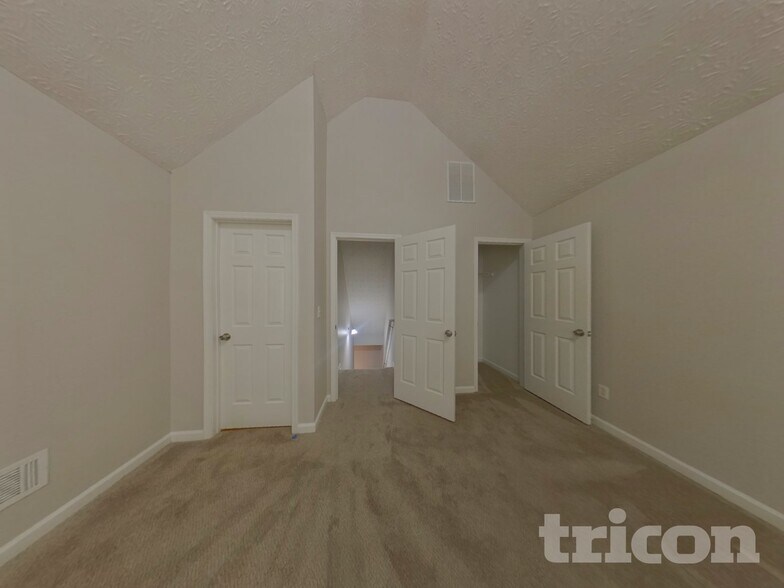 Building Photo - 12513 Lakeside Pkwy