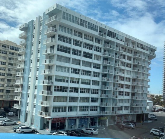 Building Photo - 1801 S Ocean Dr