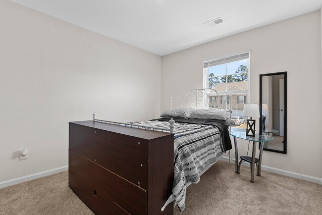 Building Photo - 2097 Elmridge Rd