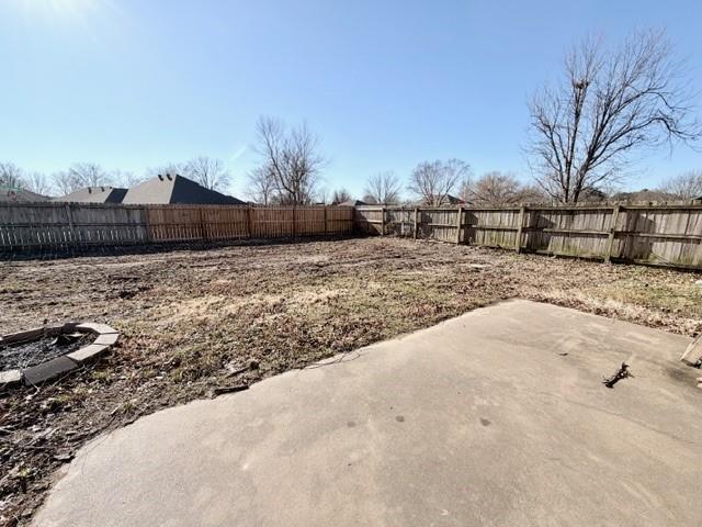 Building Photo - 884 N Meadowlands Dr