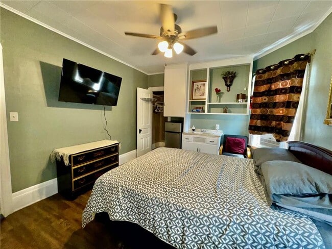 Building Photo - 1464 W Minnehaha Ave