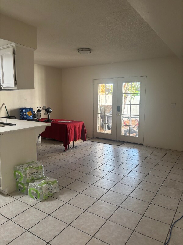 Building Photo - 619 N Pioneer Cir