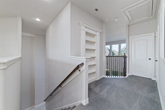 Building Photo - 27506 Windcrest Key Ln