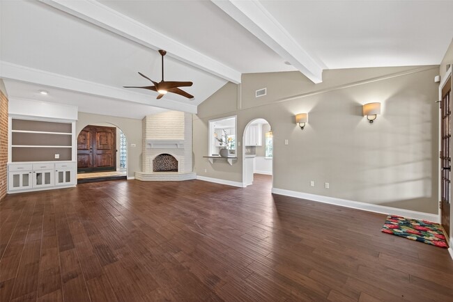 Building Photo - 2815 Bermuda Dunes Dr