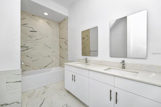 Building Photo - 665 Trikomo Dr