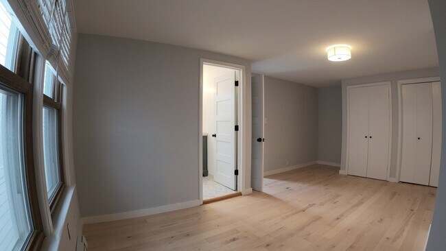 Building Photo - 4219 N Albany Ave