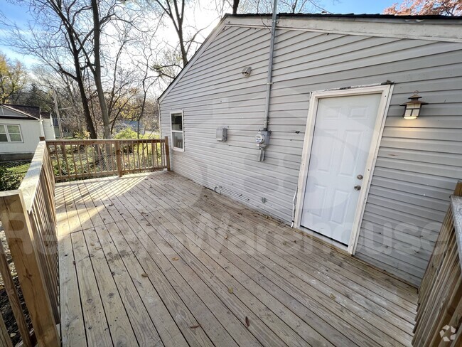 Building Photo - 6841 Walrond Ave