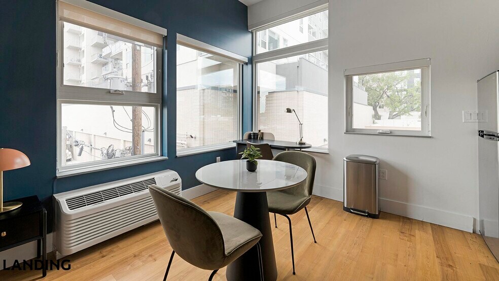 Building Photo - 135 Adams St