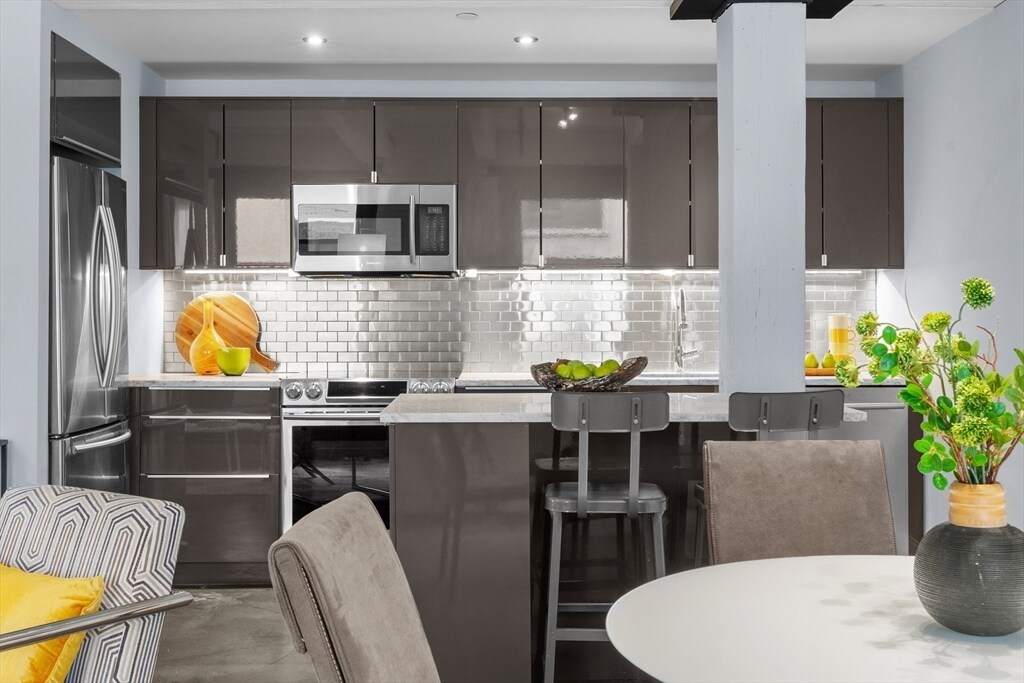 Building Photo - 90 Wareham St