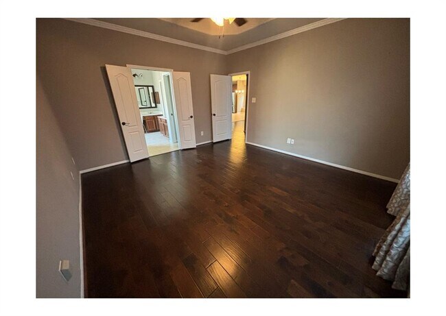 Building Photo - 15518 Huddleston Dr